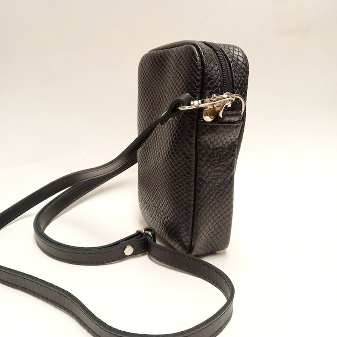 Cartera negra textura porta celular