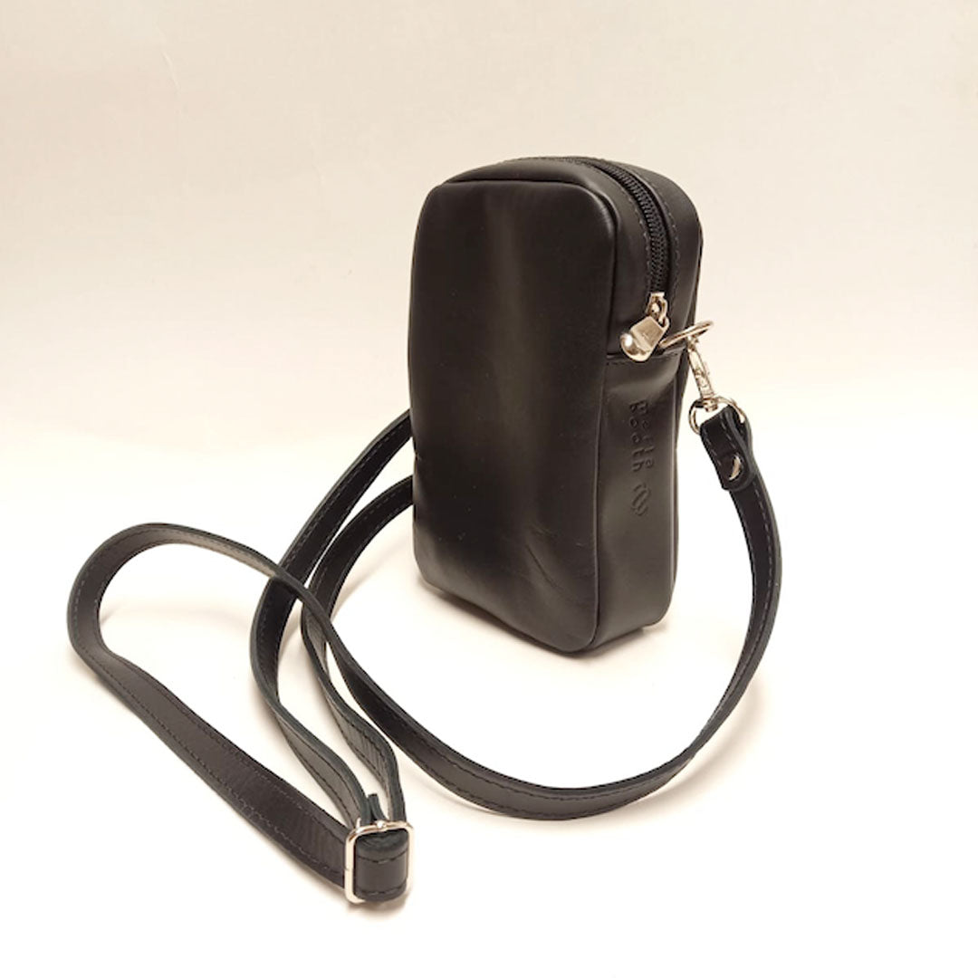Cartera negra porta celular