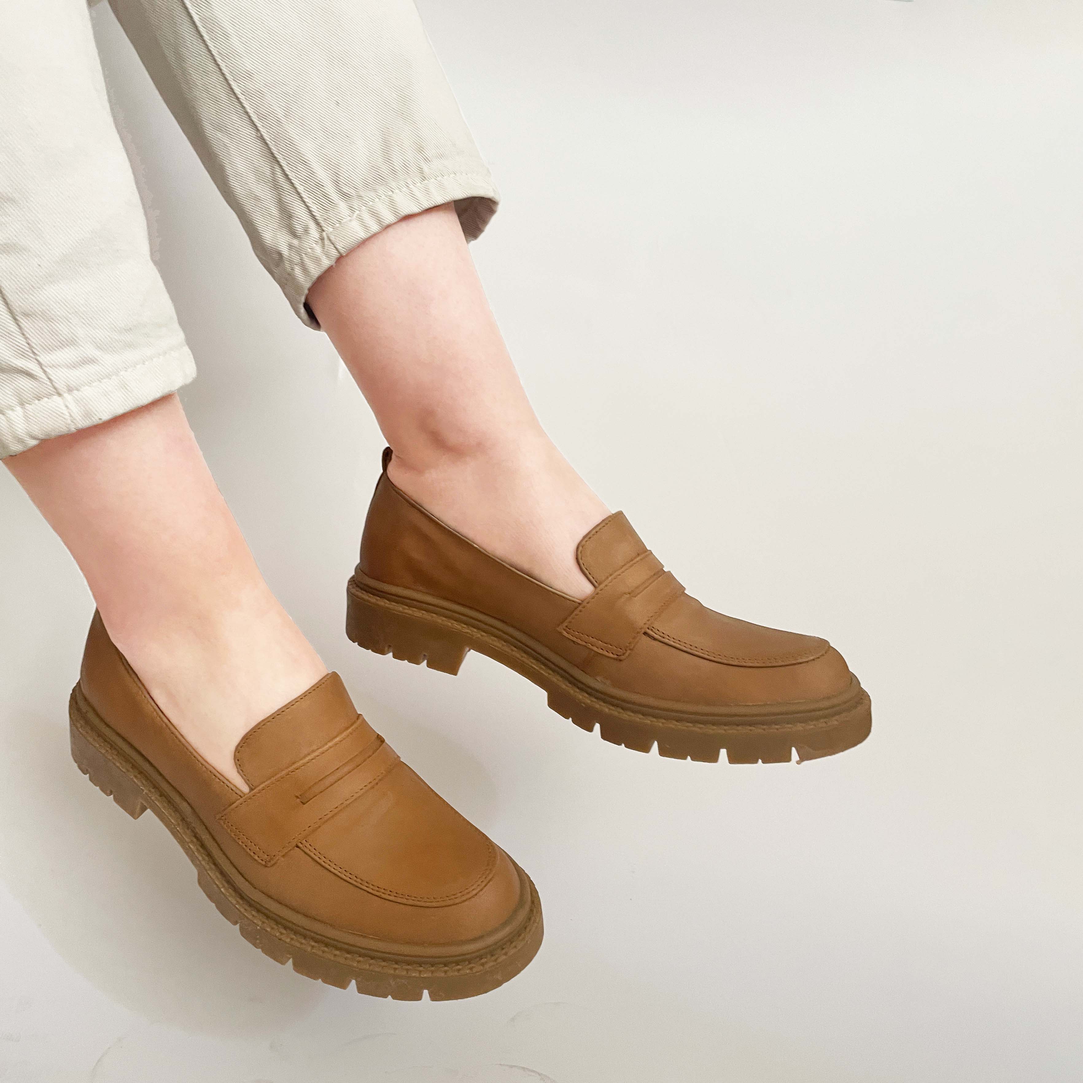 Elena Flat Camel Mocasin