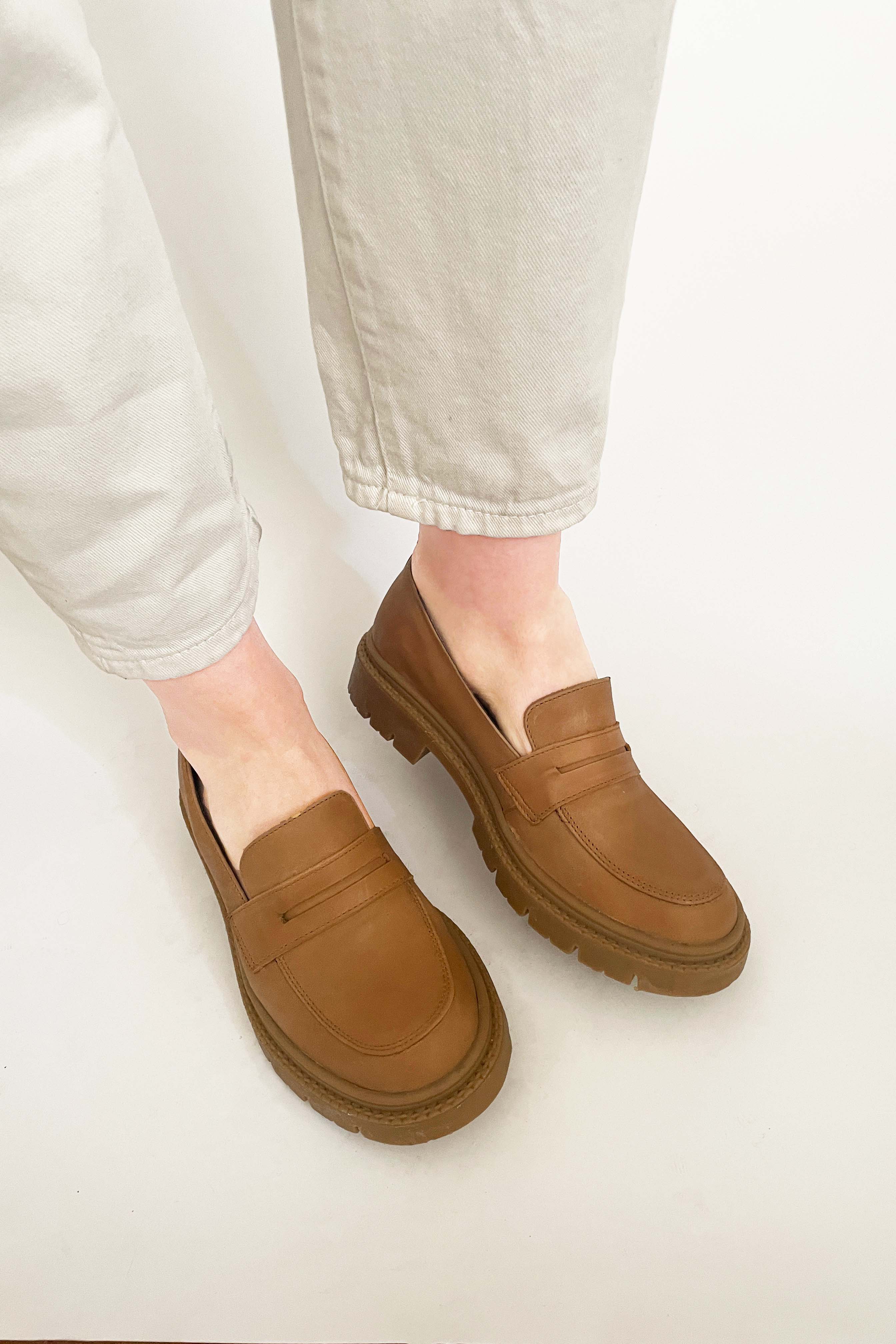 Elena Flat Camel Mocasin