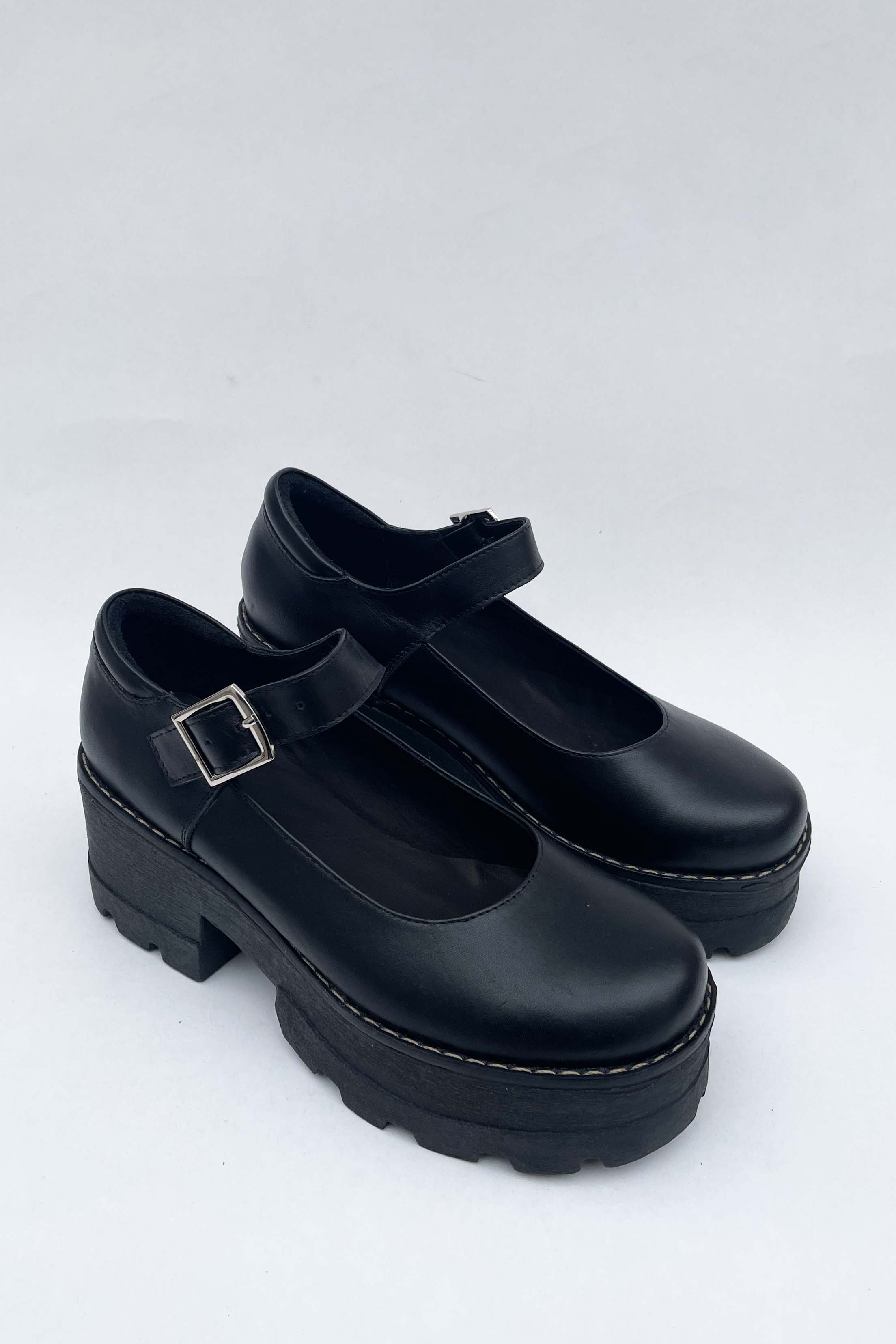 Mary Jane 01 - Negro